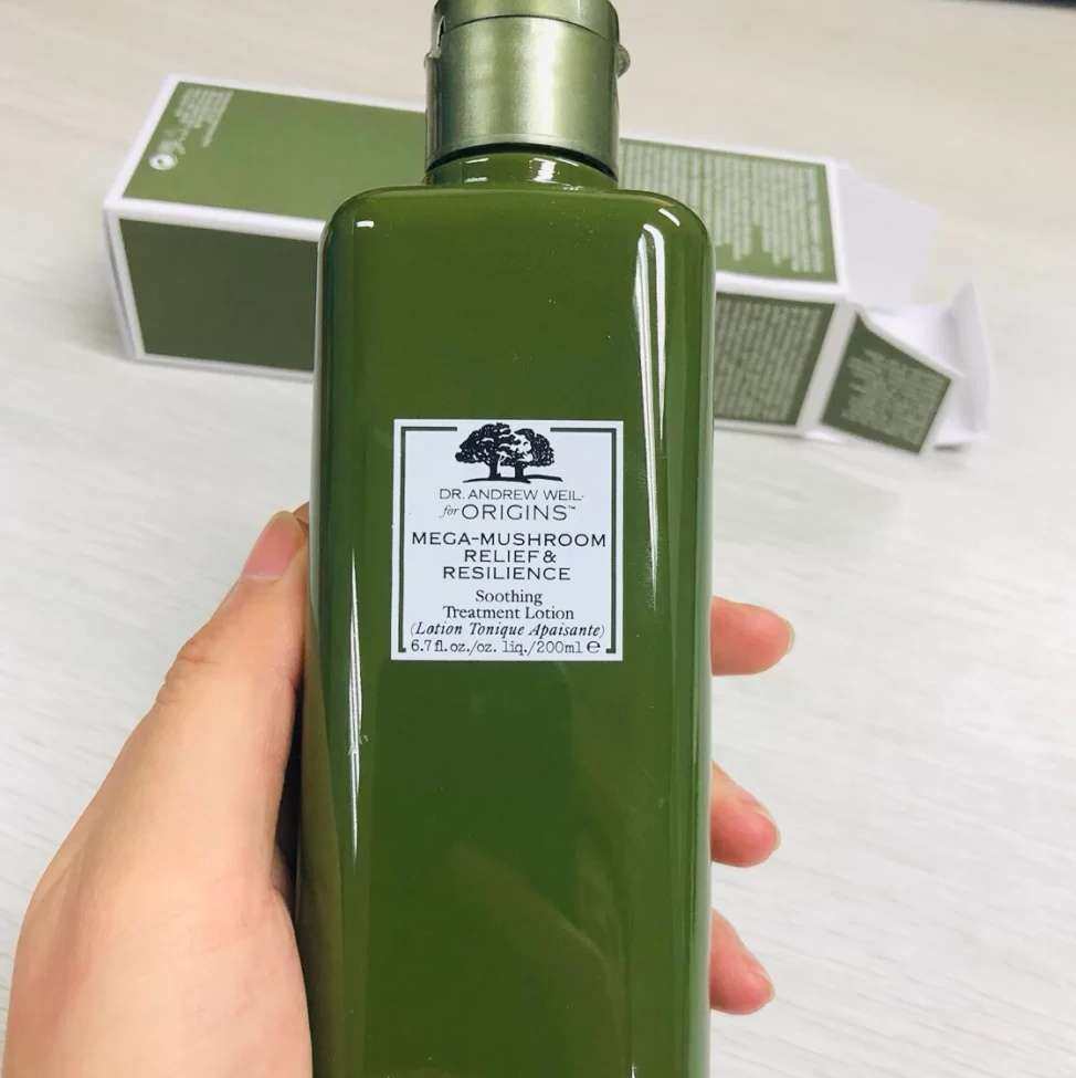 我的必买爽肤水清单，必须有—悦木之源灵芝精华水啊！这可是我当