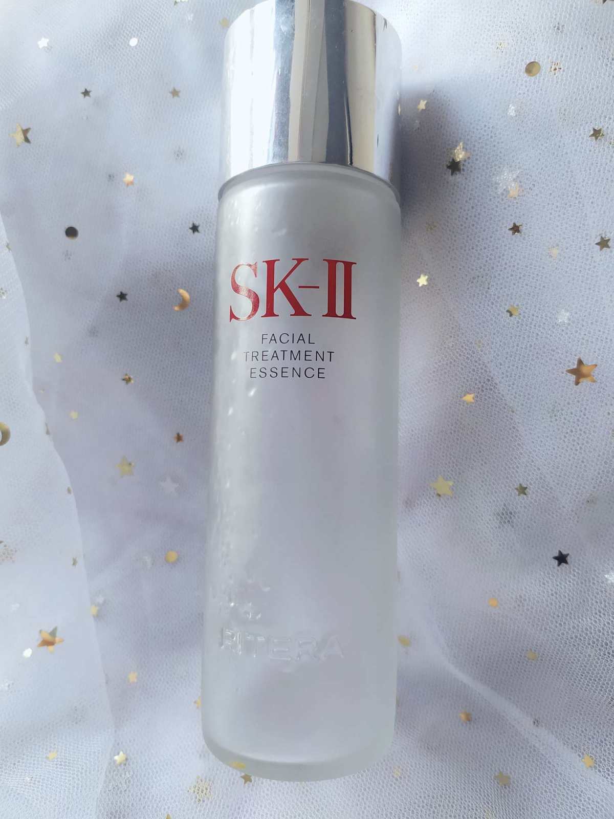 看过sk2神仙水广告的知道，它家有段时间是**用女明星素颜拍