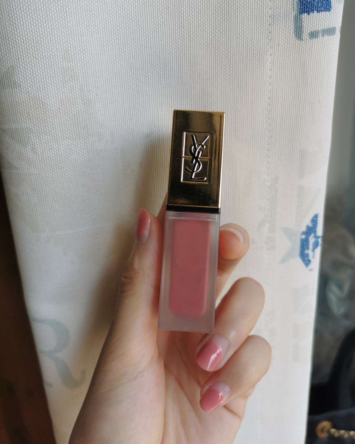 最近这两年我真的是超爱豆沙色！就感觉很温柔小女人😂这支YS