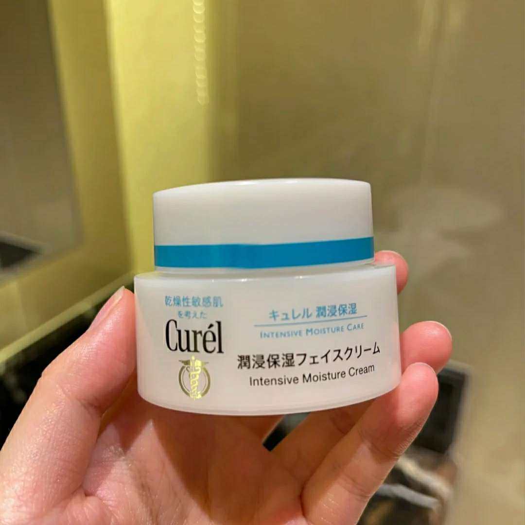 ✅珂润这个牌子是日本著名的妆品牌！他们家的面霜常年一直稳占c