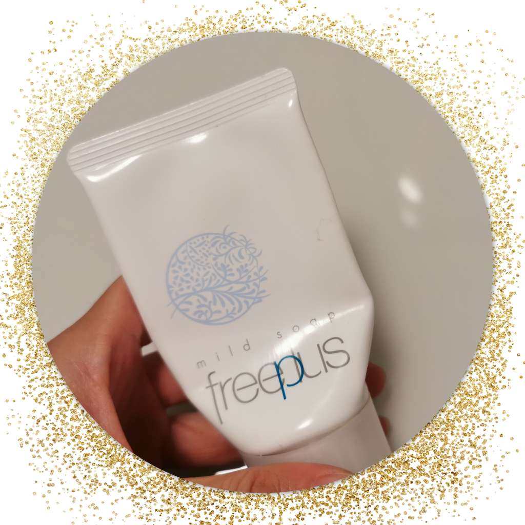 sad，最近脸上起好多痘痘，不知道是不是上火了🔥🔥🔥，