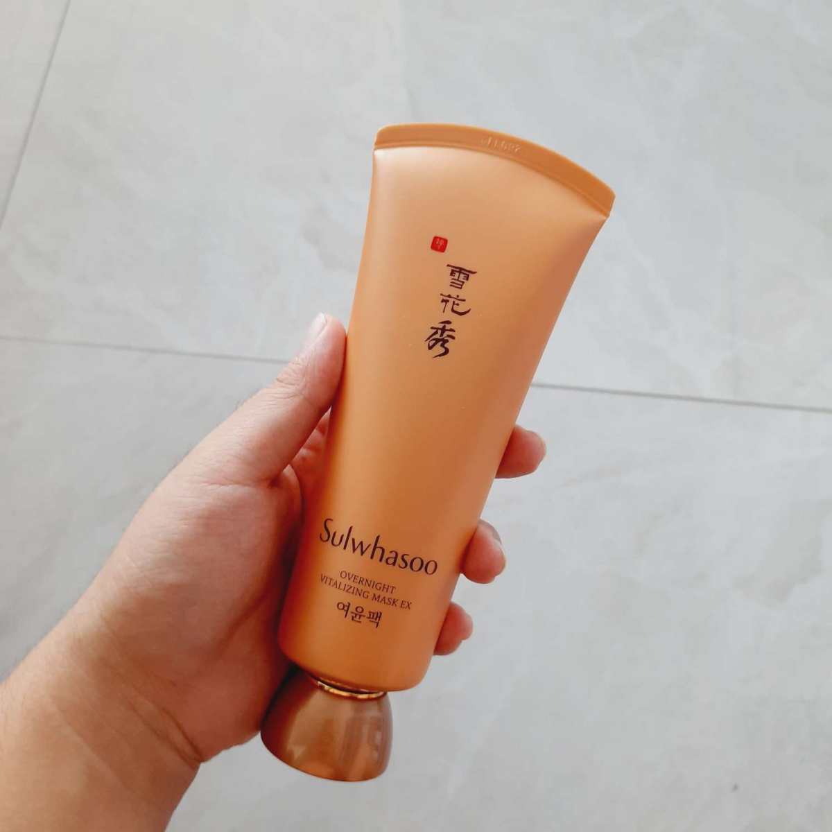 ❤️这款是我妈的挚爱款，保湿滋润效果超群.  🧡味道有一股