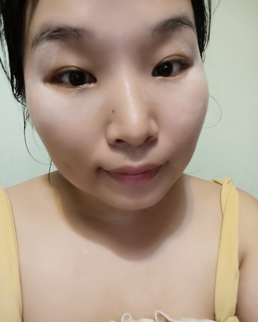 ✅本人肤质: 中性肌肤，不怎么长痘痘  ✅今日打卡面膜: R