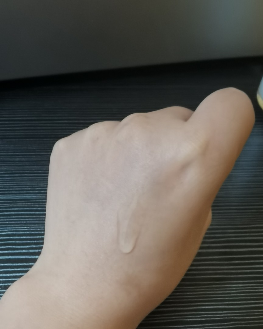 ✨这个应该是比较小众的爽肤水吧，用过好久了。感觉还可以，质地
