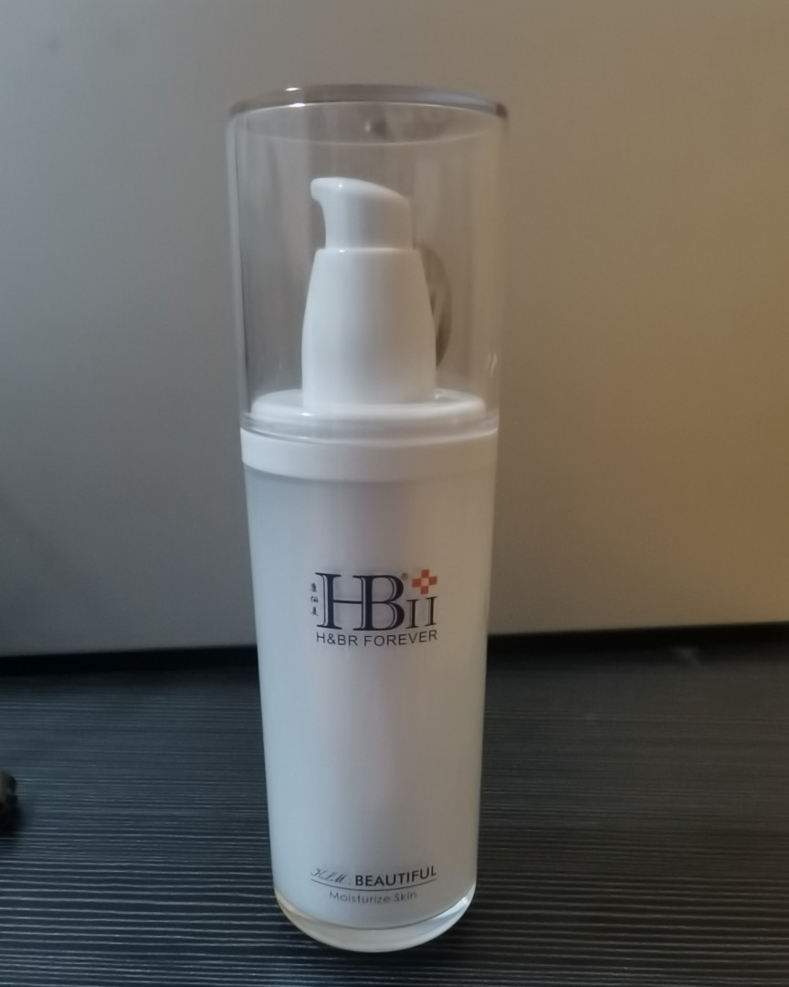 ✨这个应该是比较小众的爽肤水吧，用过好久了。感觉还可以，质地