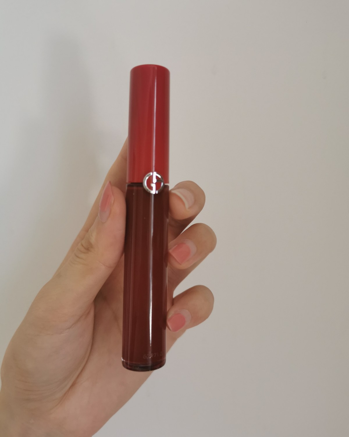妈妈咪呀！涂惯了豆沙温柔色，突然一涂201，好不习惯啊！感觉