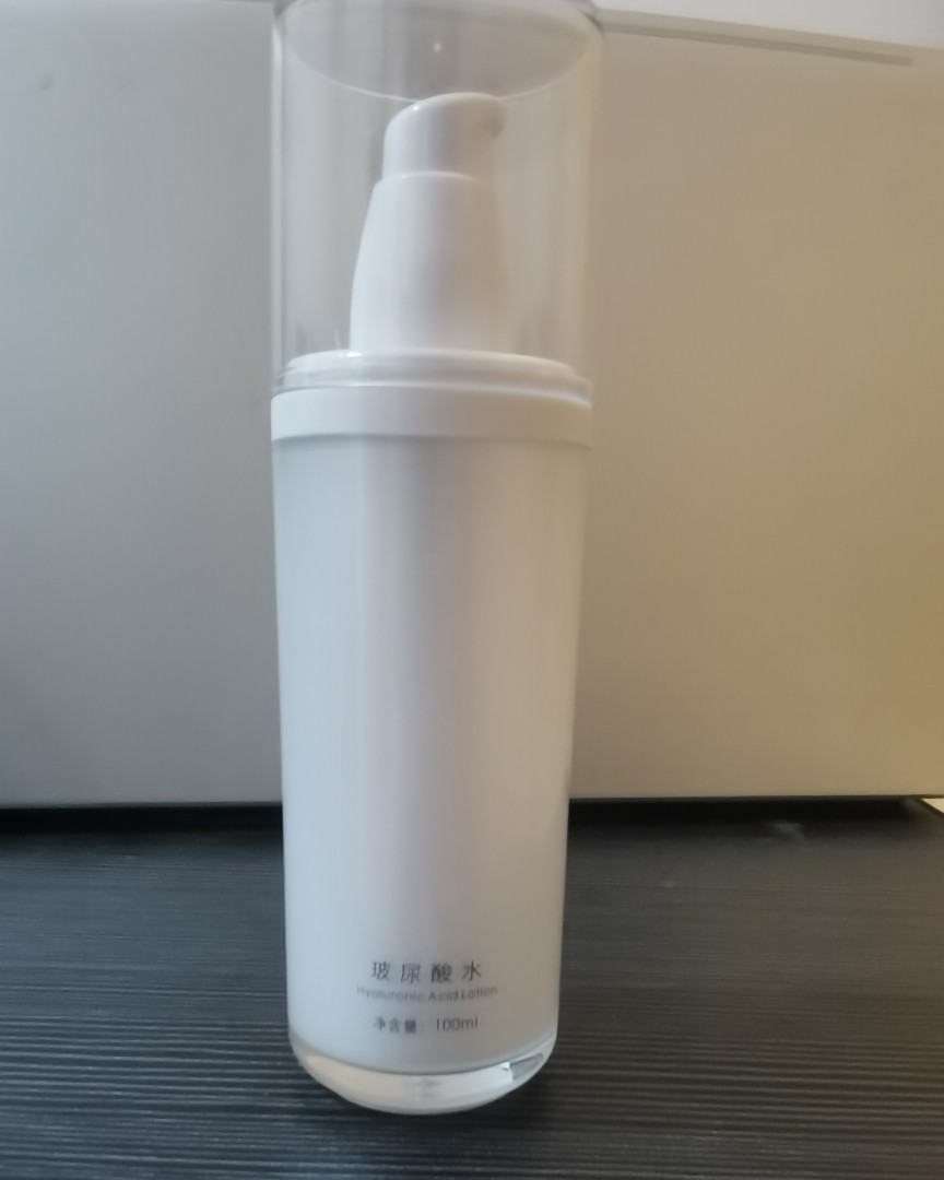✨这个应该是比较小众的爽肤水吧，用过好久了。感觉还可以，质地