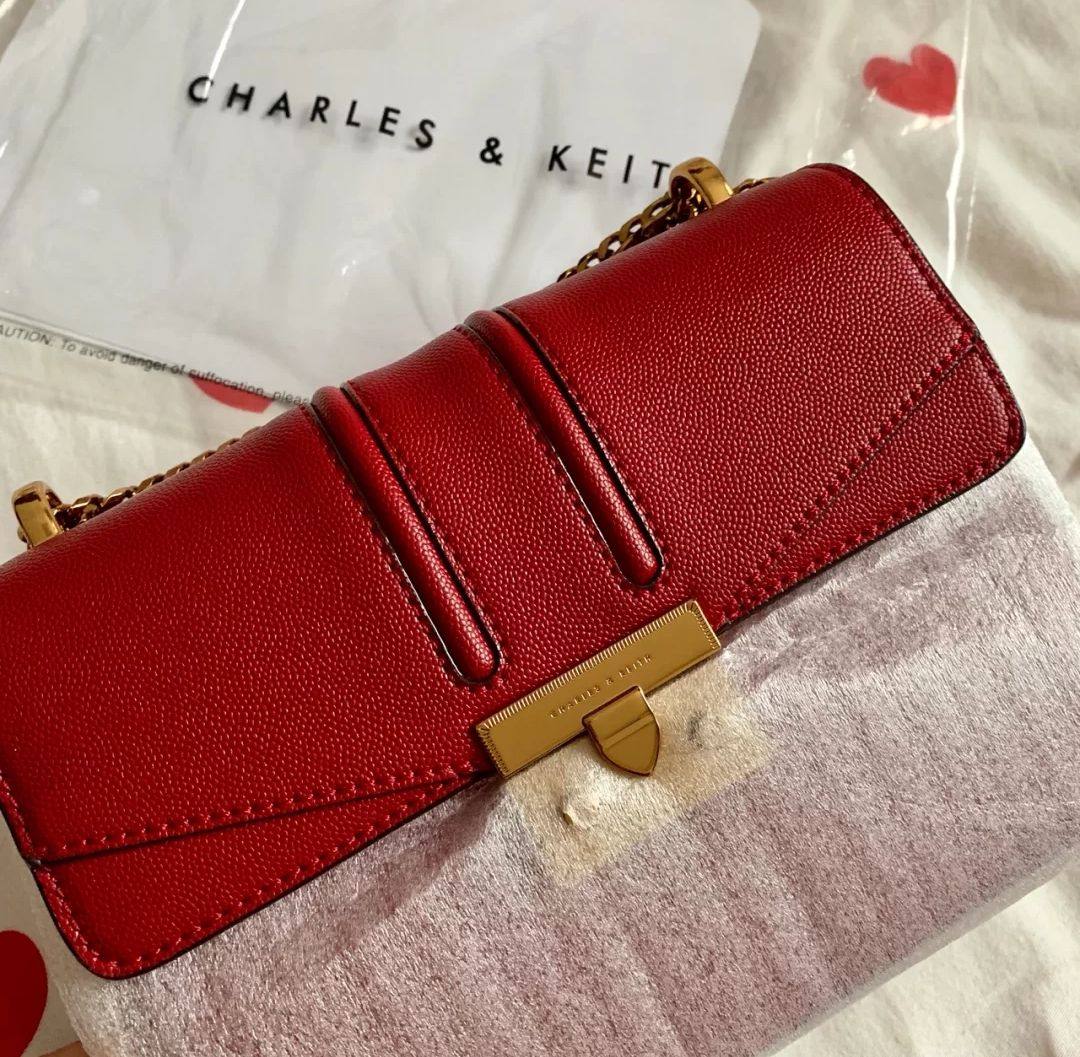 CHARLES & KEITH通常在国内我们也叫它小CK，这