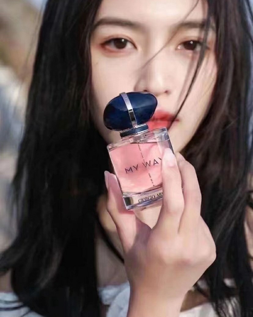 ❤️阿玛尼今年新出的my way香水真的爆了，上半年一瓶难求