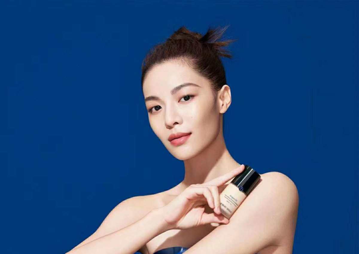 ❤️阿玛尼除了口红就粉底液了，粉底液真的很好用，保湿遮瑕持妆