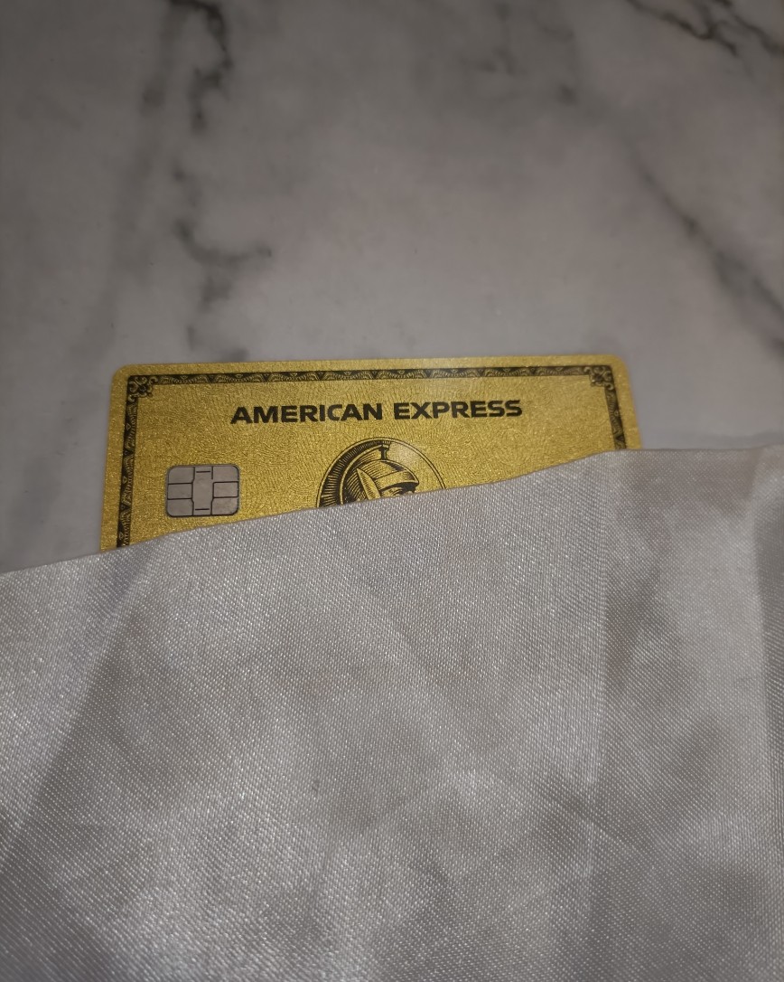 目前有分为物理，化学和物化结合的。物理是光反射原理，所以对比