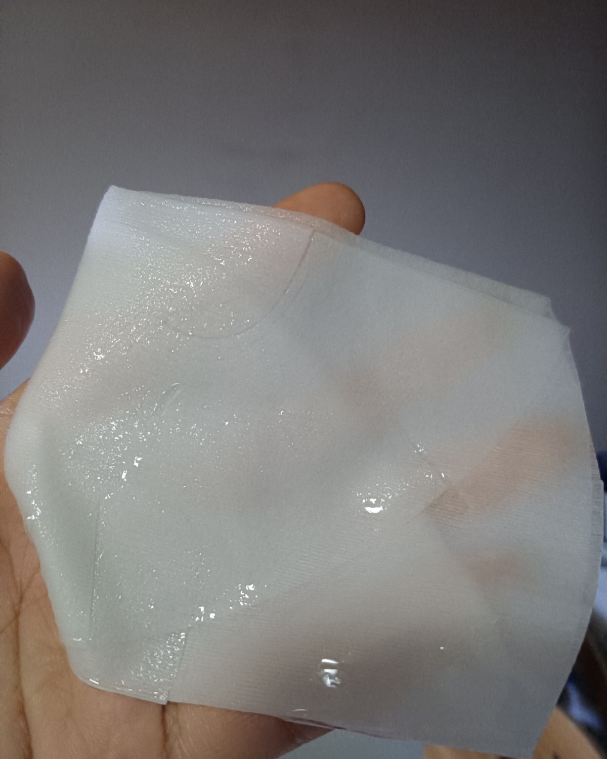 之前凡尔赛面膜还是比较火的，现在好像风不是很大了，因为一片有