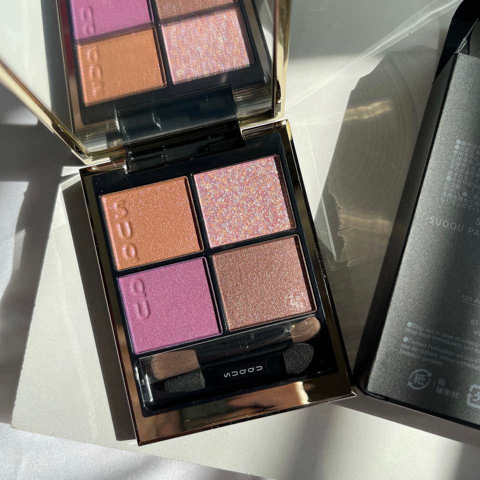 Suqqu是日系高端美妆品牌的代表，它家包装精美，品质优秀。