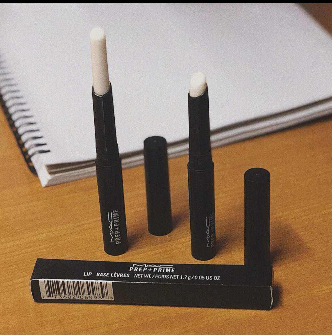 ✅MAC唇部打底膏是一款唇部妆前产品，用了它之后，涂口红再也