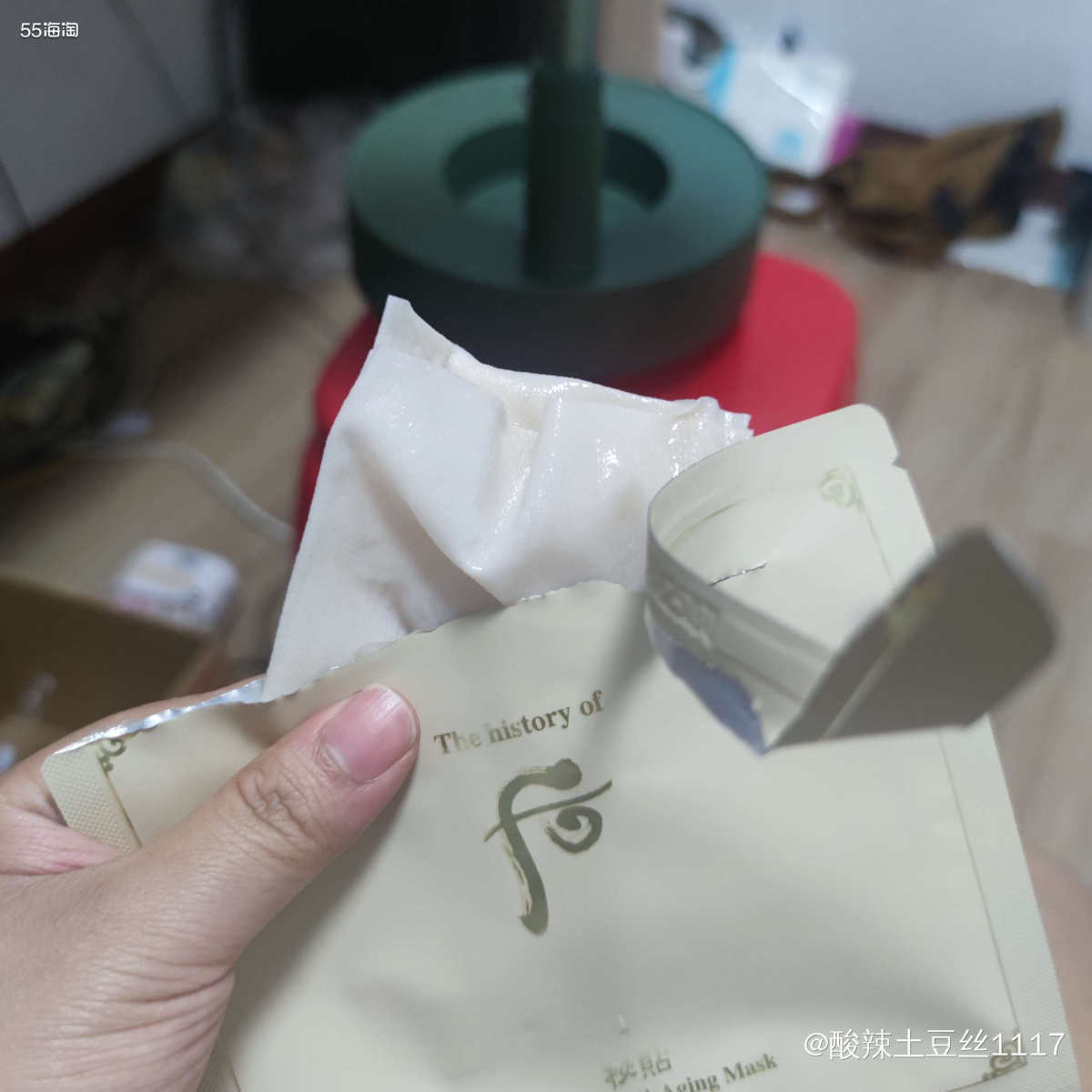 依然还是赠品，不知道为啥家里赠品这么多，他说是面膜 其实是三