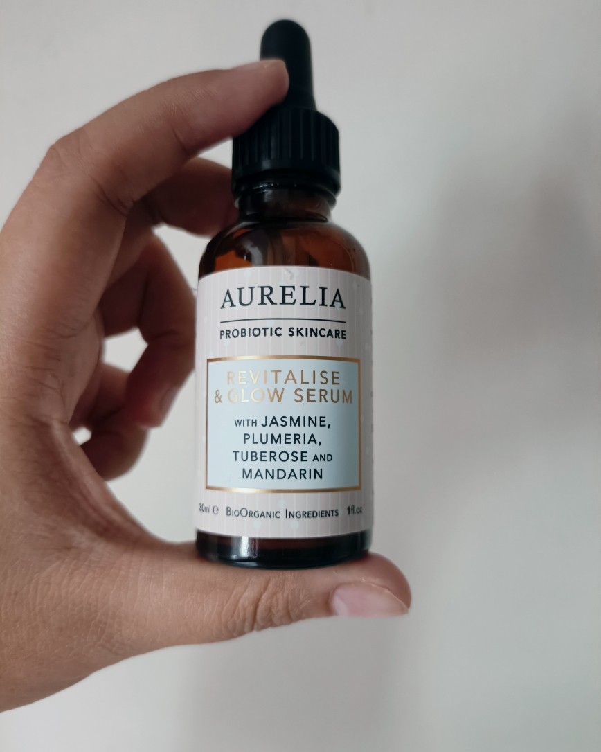 Aurelia的焕肤精华也是我喜欢用的一款精华，前前后后我也