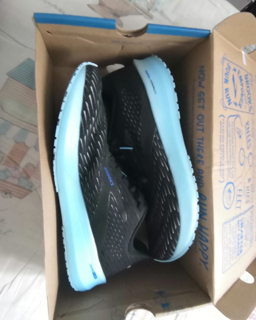 布鲁克斯一直是非常专业的跑鞋品牌，在跑鞋的eva调教上，表现