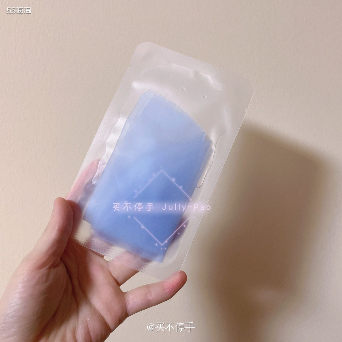 💕布芙歌这款蓝膜主打补水修复，提亮抗老。当然了，靠面膜抗老