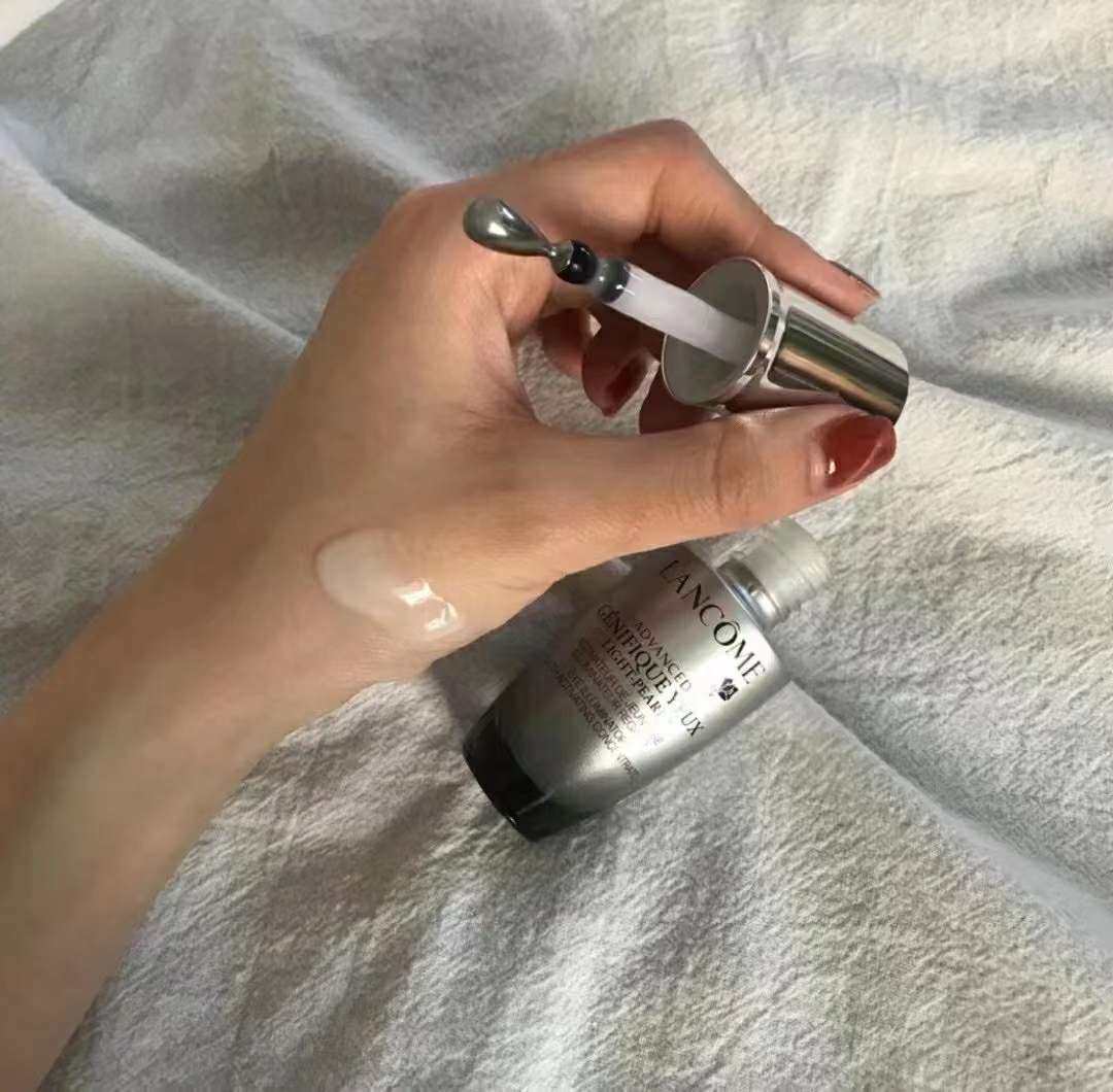 ❤️兰蔻大眼精华，兰蔻首创自带按摩头的眼部精华，持续使用可以