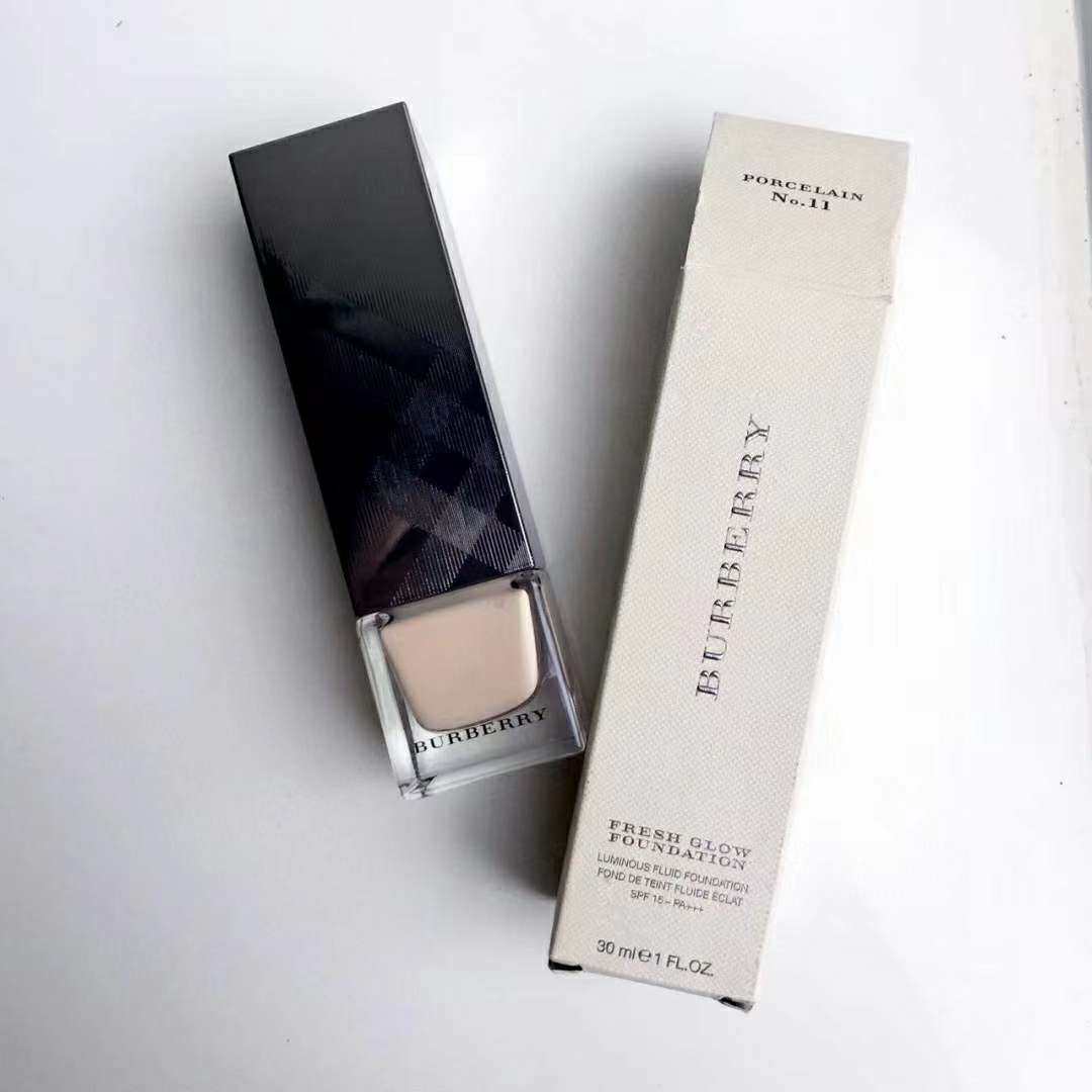 ❤️Burberry彩妆一上线就万众瞩目，口红唇釉一扫而空，