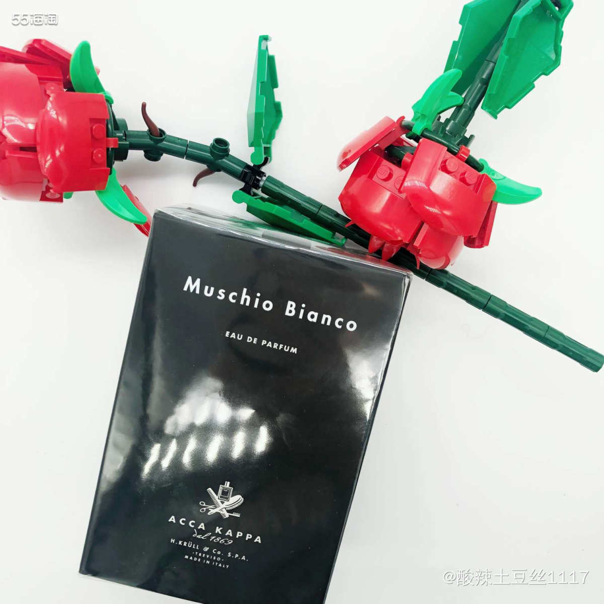 5月末初次解锁这个网站，下单了两瓶白苔香水和一瓶黑苔香水。5