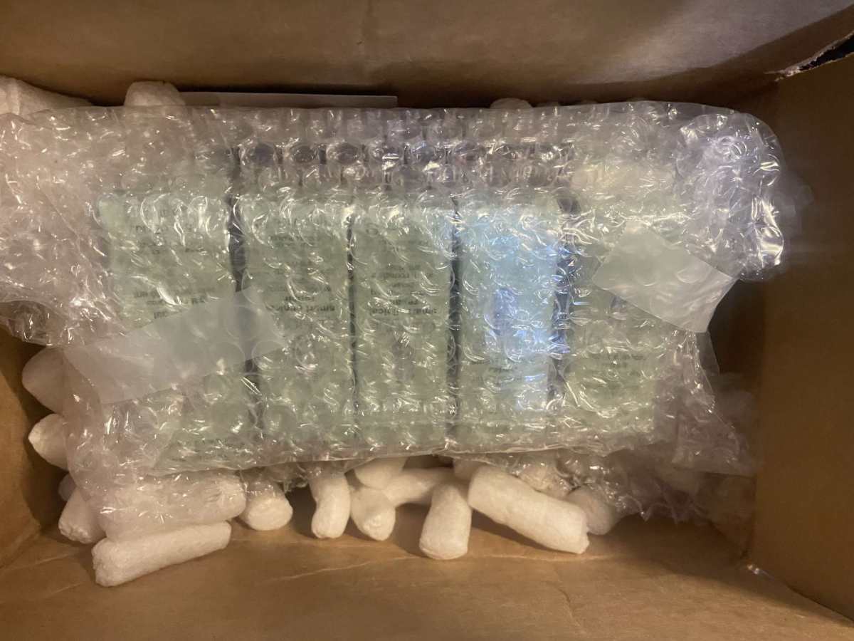 🤣在群里看到最近吉时的清关速度很忙，结果今天收到了一条**