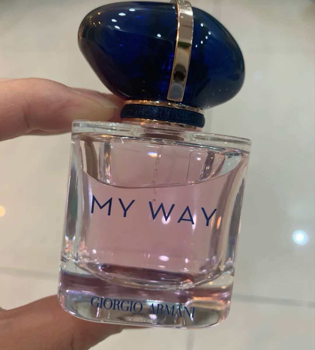 下午看群里说，丝芙兰满25刀就能得到阿玛尼myway香水小样