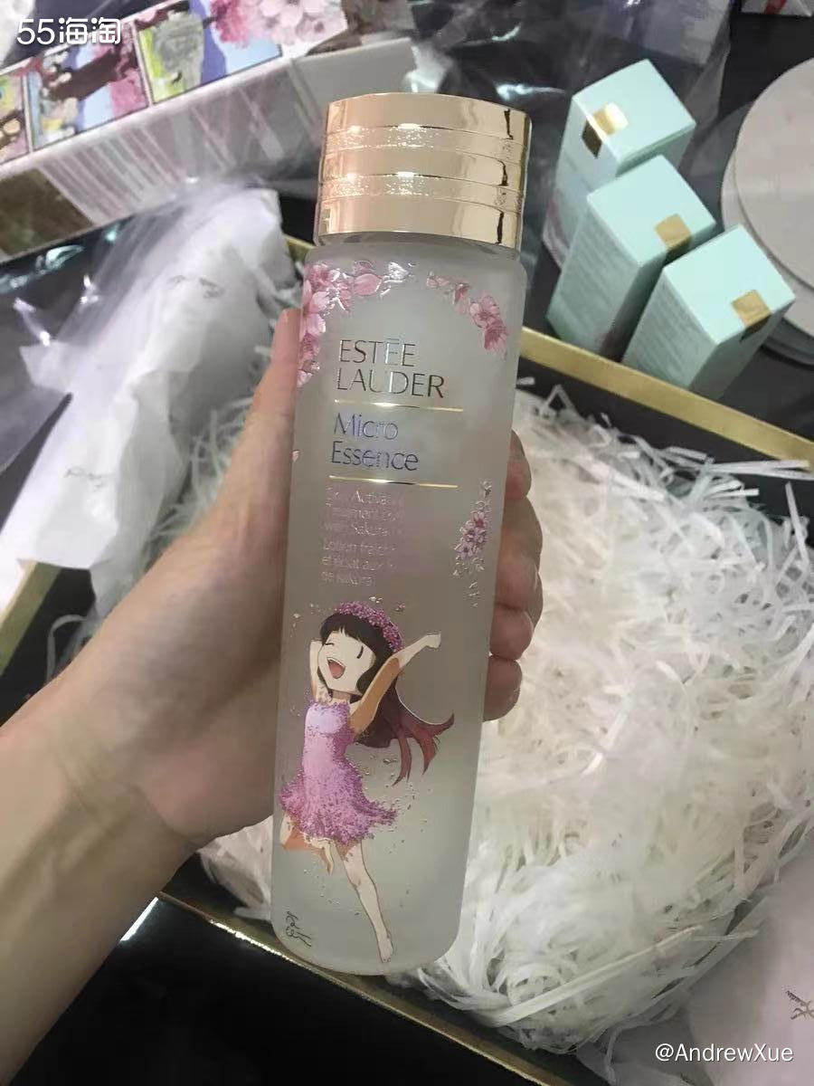 樱花原生液号称“油皮亲妈”，产品里的日本樱花酵母可以细腻毛孔