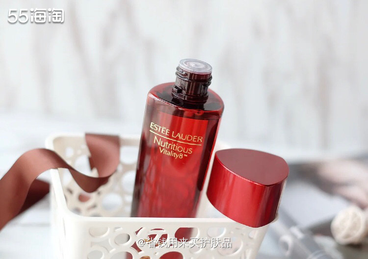 说到人手一瓶的精华水,当然是雅诗兰黛的红石榴🍒  🍀功效