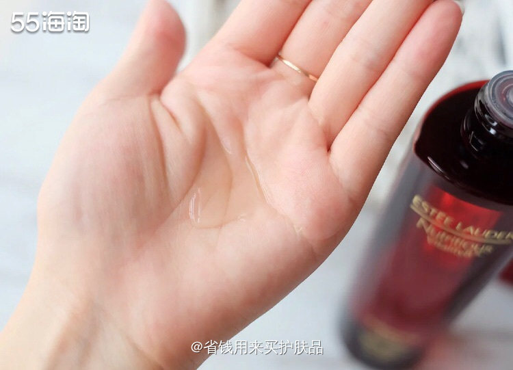 说到人手一瓶的精华水,当然是雅诗兰黛的红石榴🍒  🍀功效