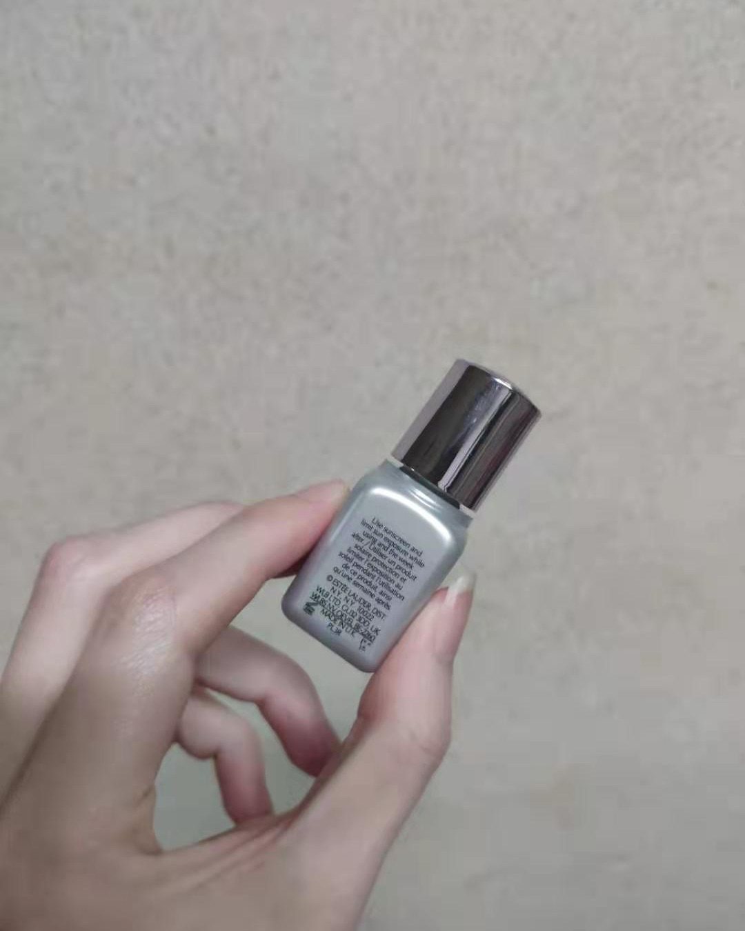 💕线雕精华富含抗老，胜肽，是公认可以改善表情纹和动态纹的成