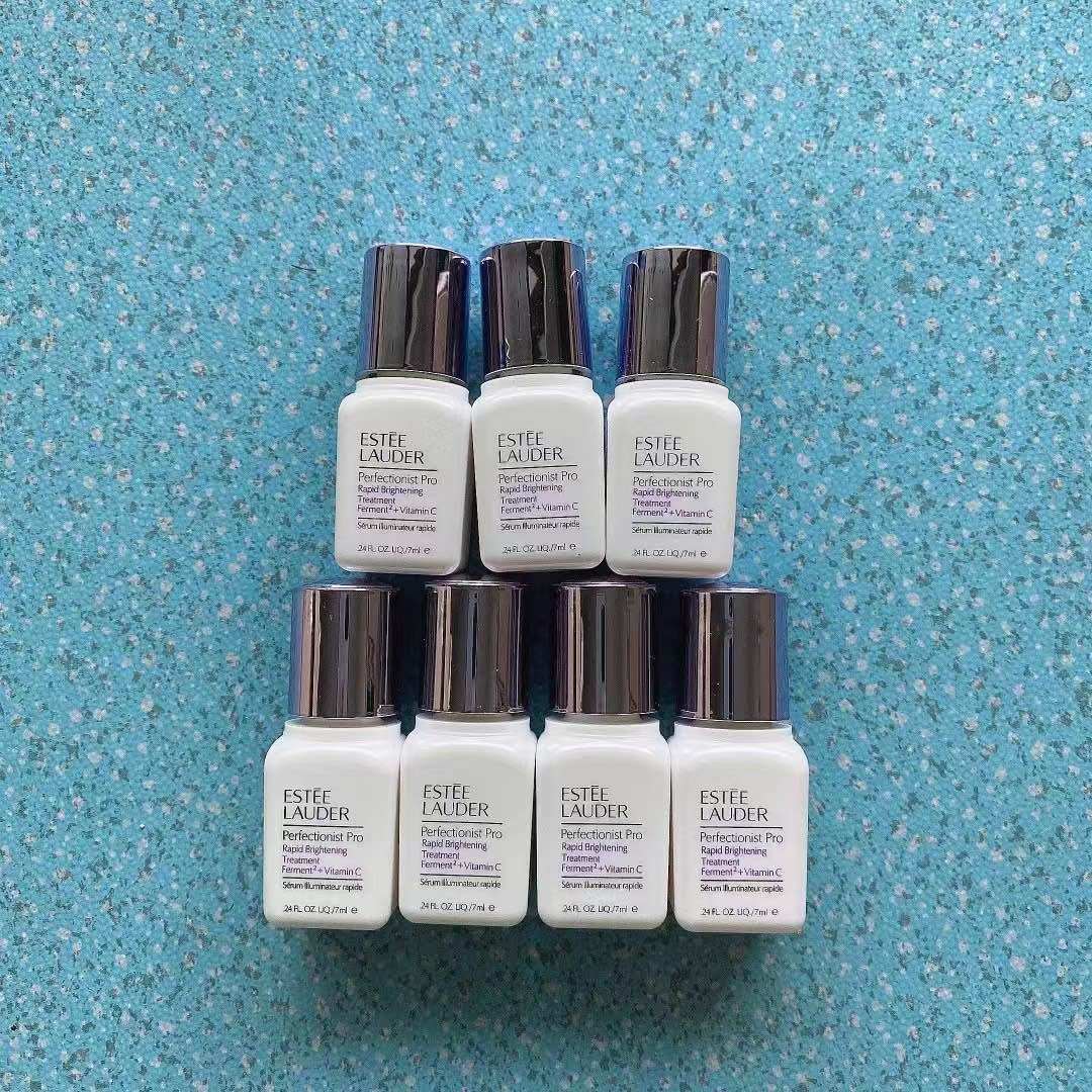 转让海淘闲置： 图一雅诗兰黛礼包💰168 图二小棕瓶套装�