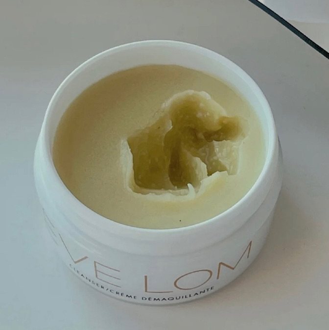 🕳夏天的油腻感觉只能用卸妆膏才能清的一干二净！  🔸今天