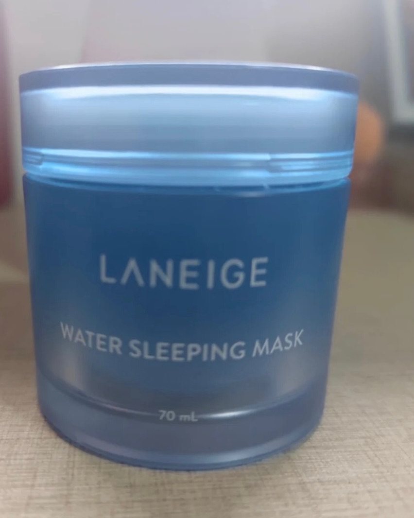 兰芝睡眠面膜是紧急**面膜，暴晒过后可以修复，改善皮肤红色和