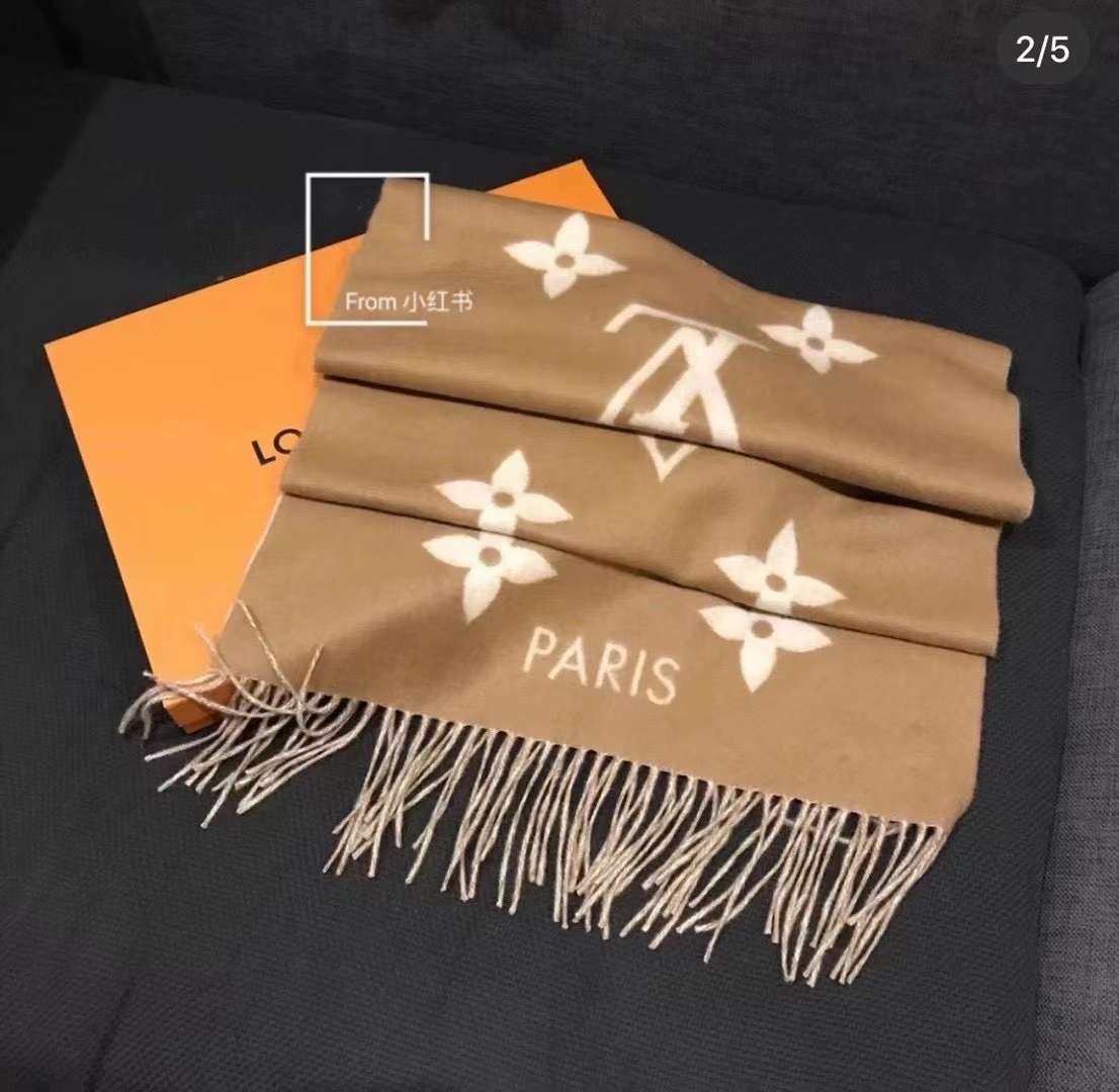 在途准现货LV新款 双面羊绒围巾 超美超温柔的奶茶色 现在不