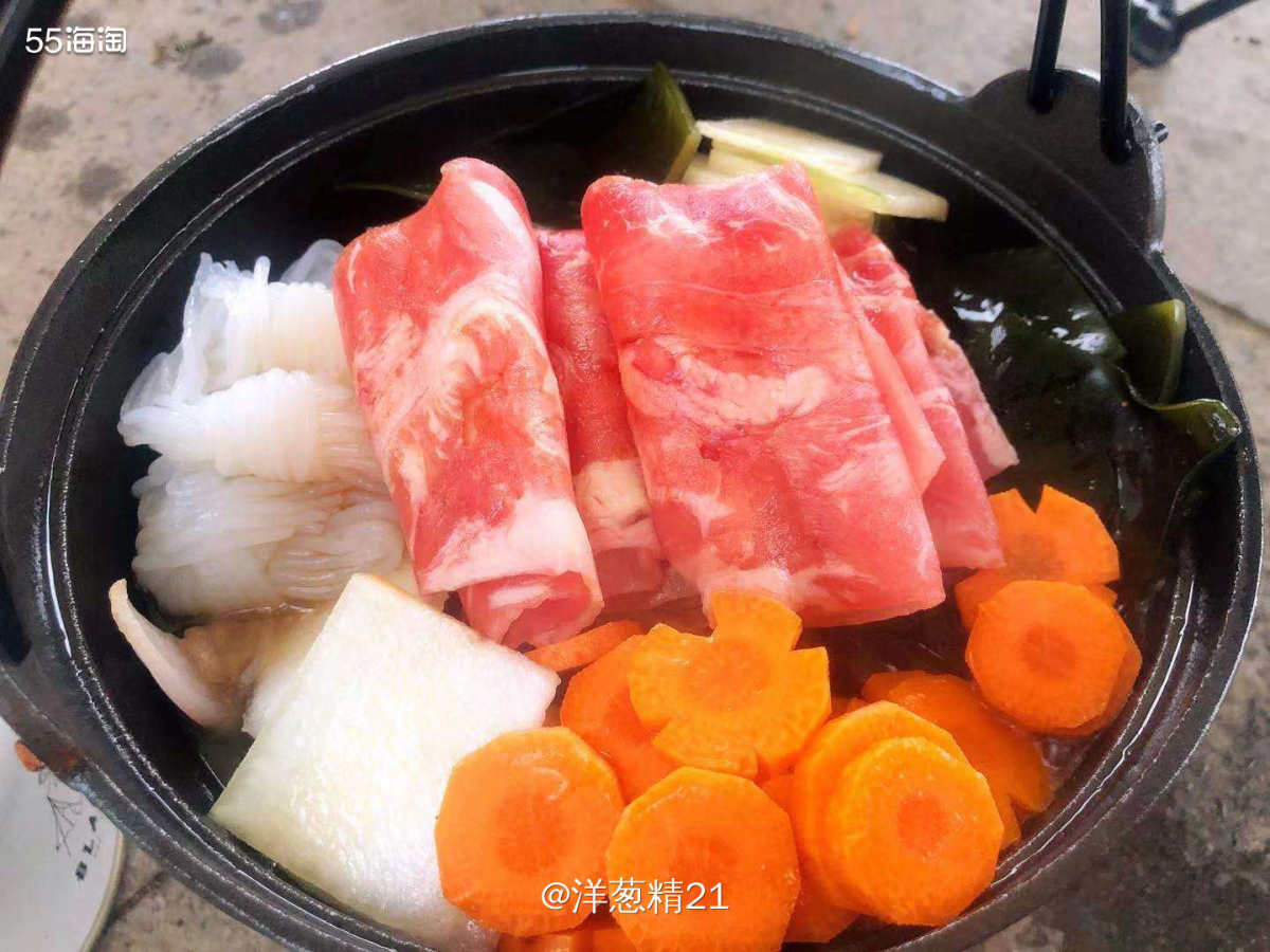 🉑周末组织了一场野餐-户外烧烤！ 朋友们在一起聊聊天，喝喝