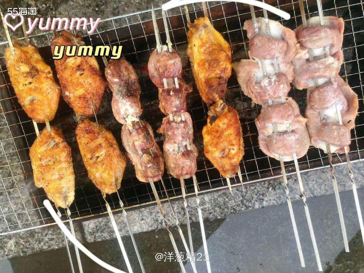 🉑周末组织了一场野餐-户外烧烤！ 朋友们在一起聊聊天，喝喝