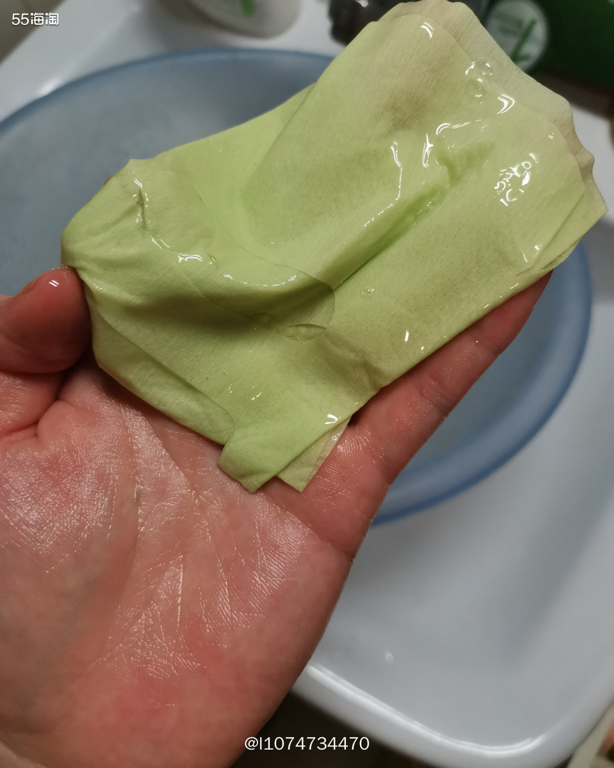 今天来继续打卡面膜，因为家里没有其他的面膜了，我好几天没打卡