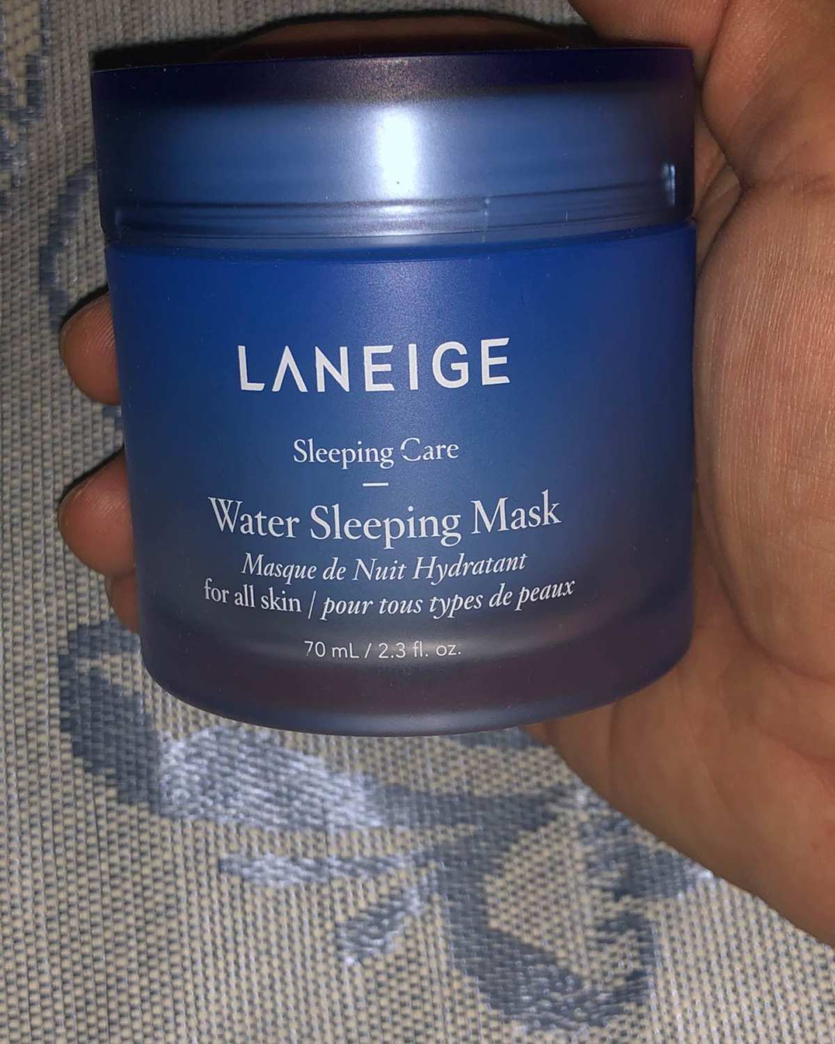 继续使用兰芝的面膜。今晚的护肤特意给自己多补了补水，以免晚上