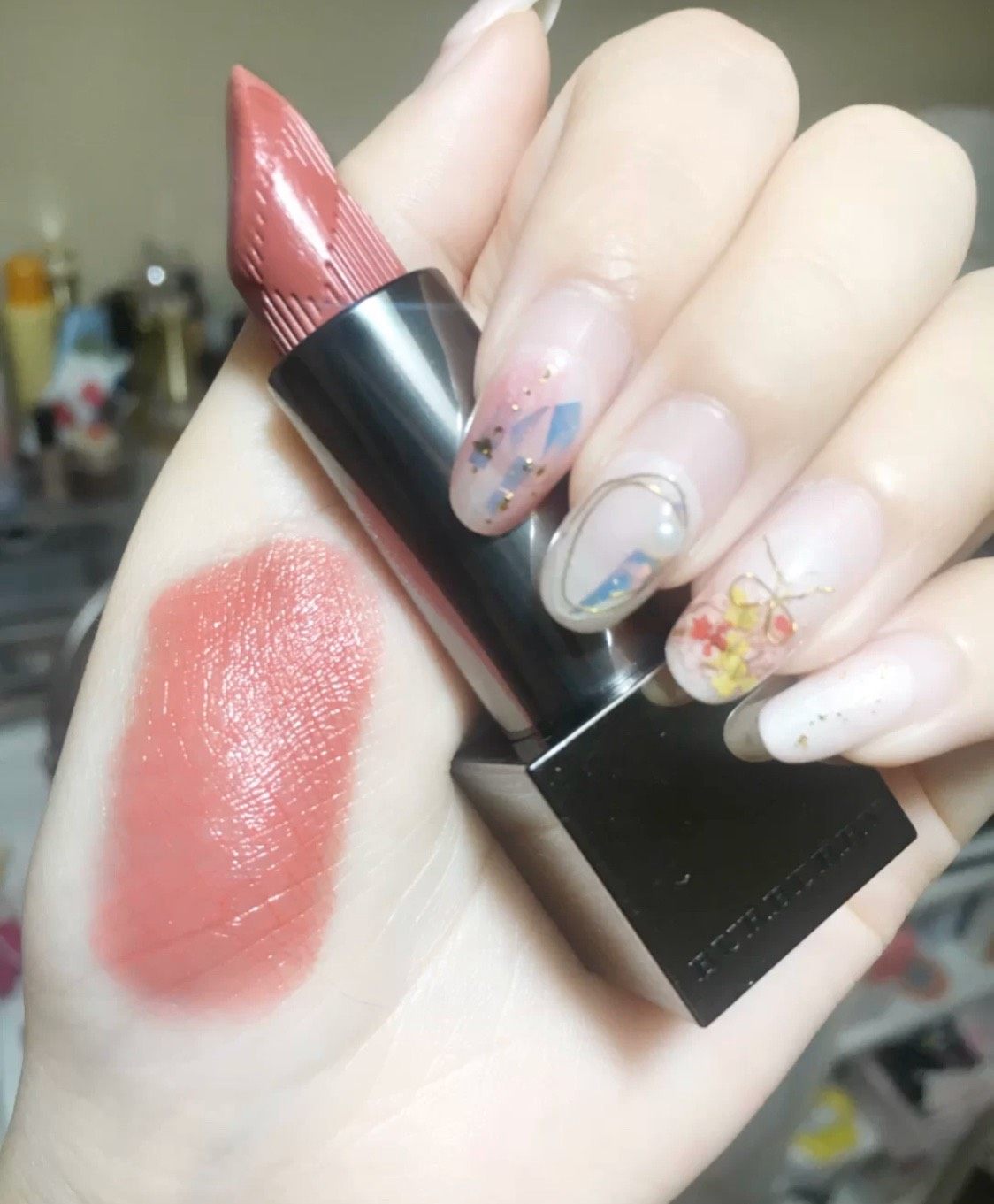 🌟Burberry的彩妆真的很棒！不管是包装、质感、妆效都
