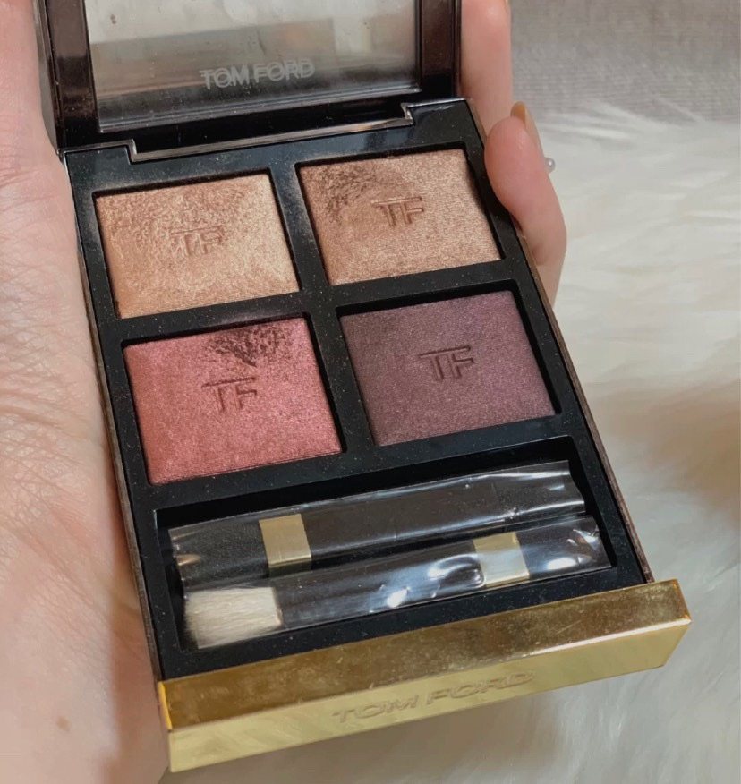 🔳要论彩妆，TF家绝对可以占得一席之地，他们家的眼影不论是