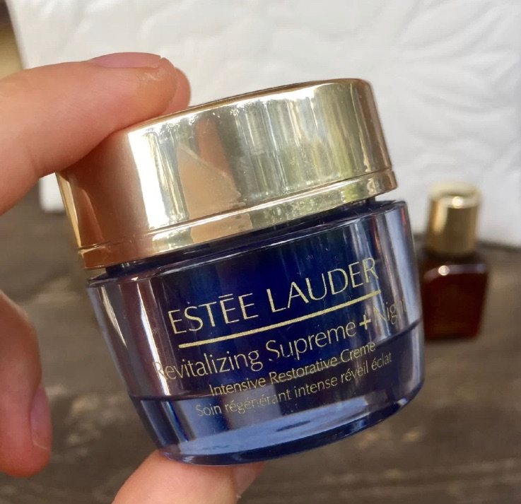 🔷 雅诗兰黛（Estee Lauder）创立于1946年．