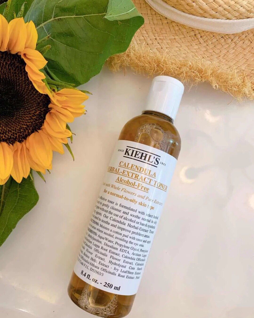 科颜氏金盏花爽肤水是适合油皮、混油皮，正好适合我这个混油皮，