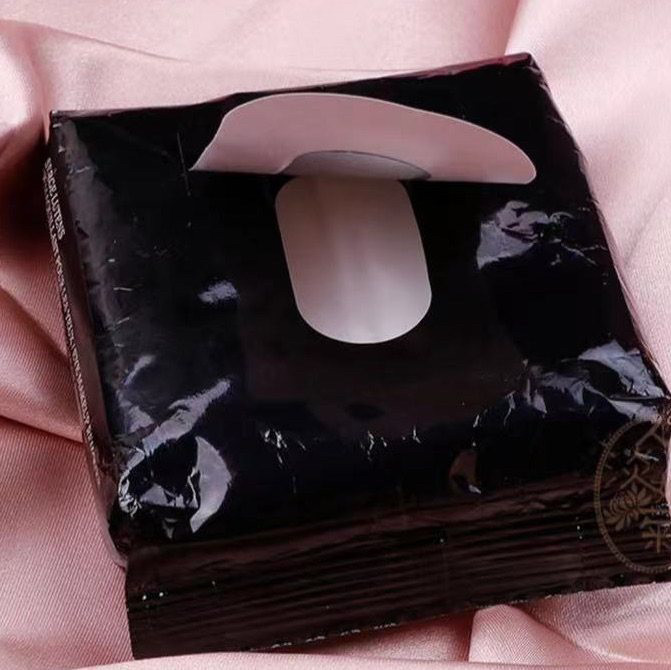 ♾眼部卸妆不再麻烦，这款卸妆巾材质很好，柔软度感人，不用担心