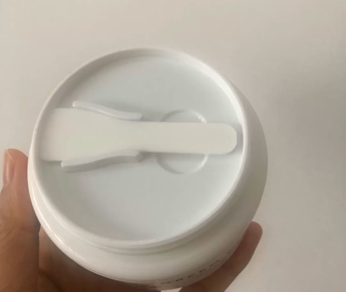 🌝我之前用过很多种的卸妆膏，但是总会有长闭口，卸妆不净的情
