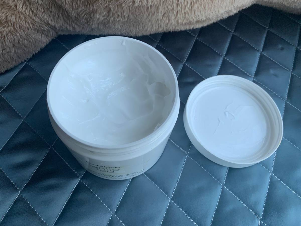 前前后后用过很多身体乳 雅顿白茶数的上👍 虽然名气最大最受