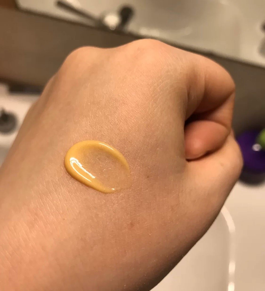 雅顿橘灿精华其实主打就是抗氧化，也就是抗衰老。 💫它其中的
