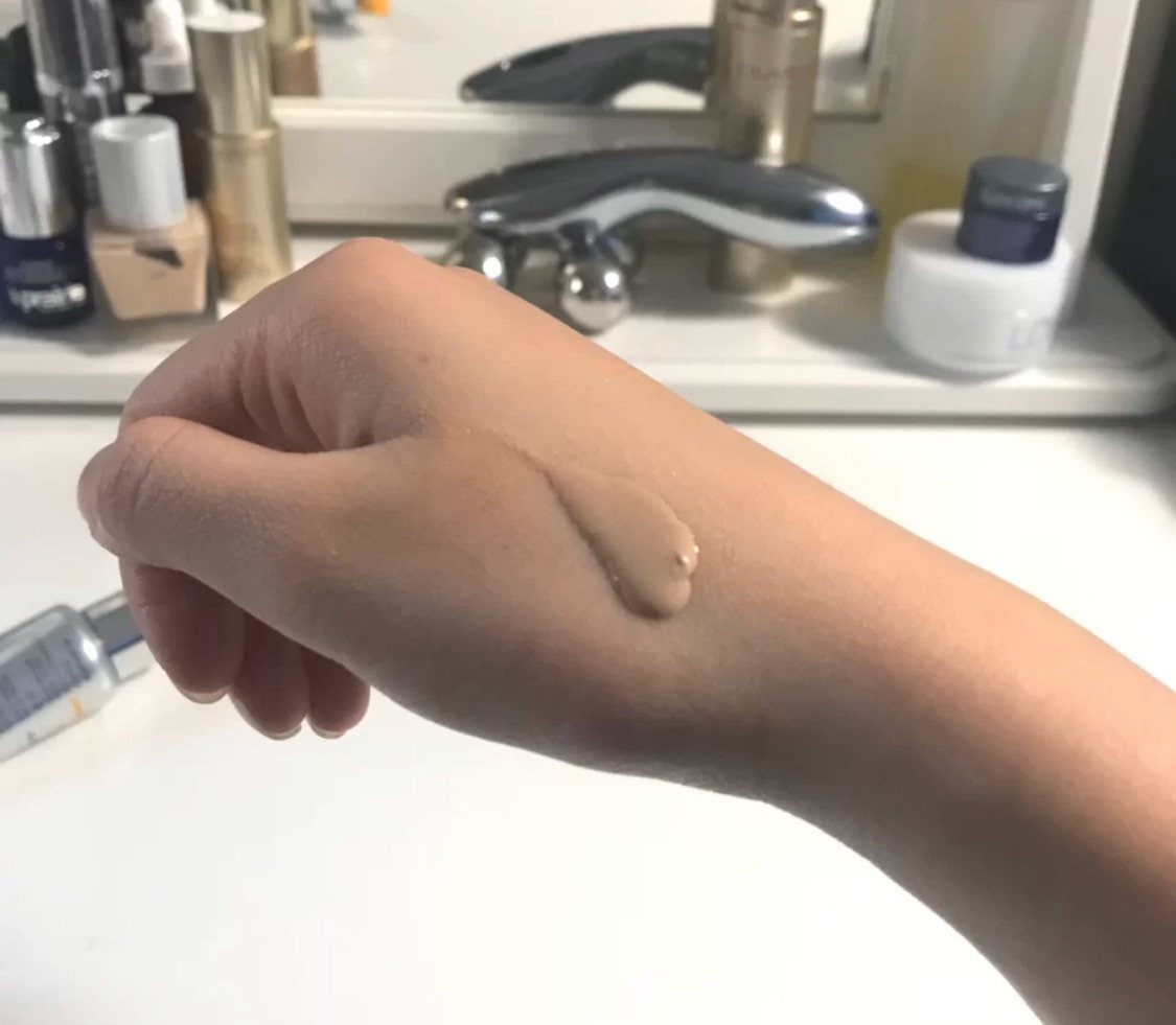 🔅雅顿橘灿是一款二氧化钛+氧化锌的纯物理，里面有艾地苯酚，
