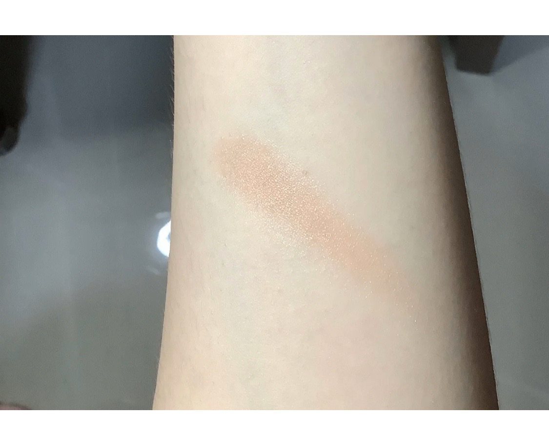 如果只能拥有一块腮红的话，那必须是倩碧小雏菊05号这块腮红❗