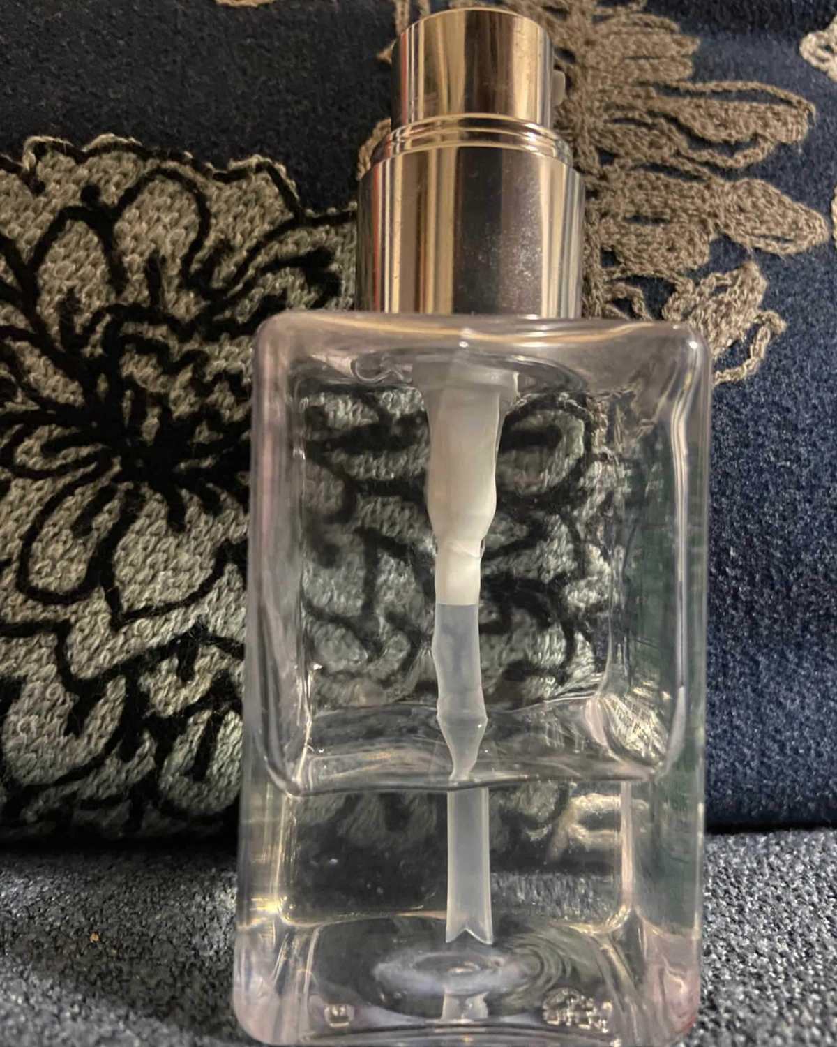 我的倩碧透明小黄油终于快要-马上要-还差点就要空瓶了😂😂